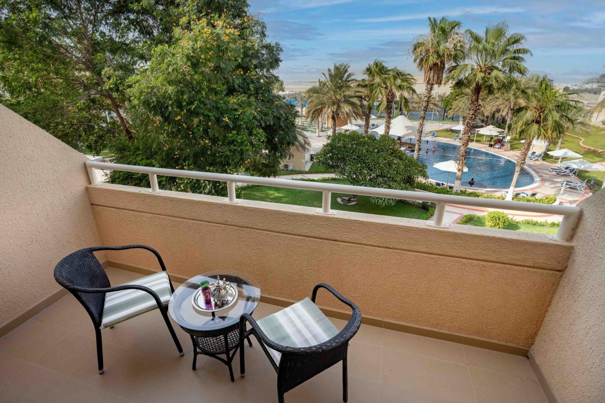 Metropolitan Al Mafraq 4* Абу-Даби
