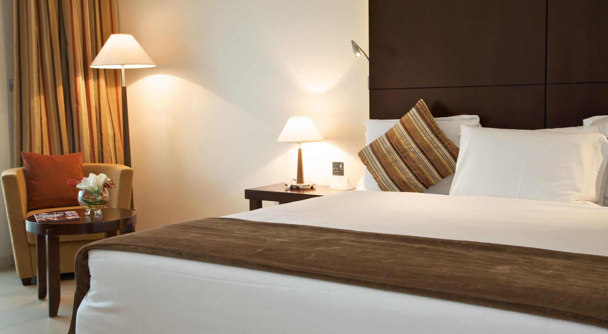 Hotel Millennium Al Mafraq 4*